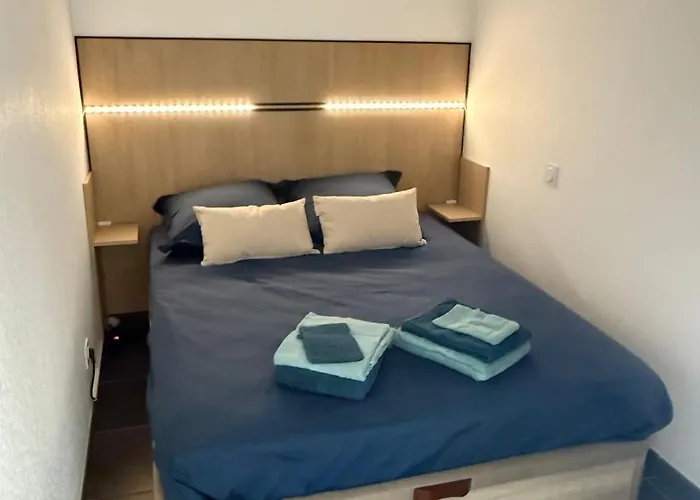 Stunning Apartment, Sea View,superbe Vue בסטיה